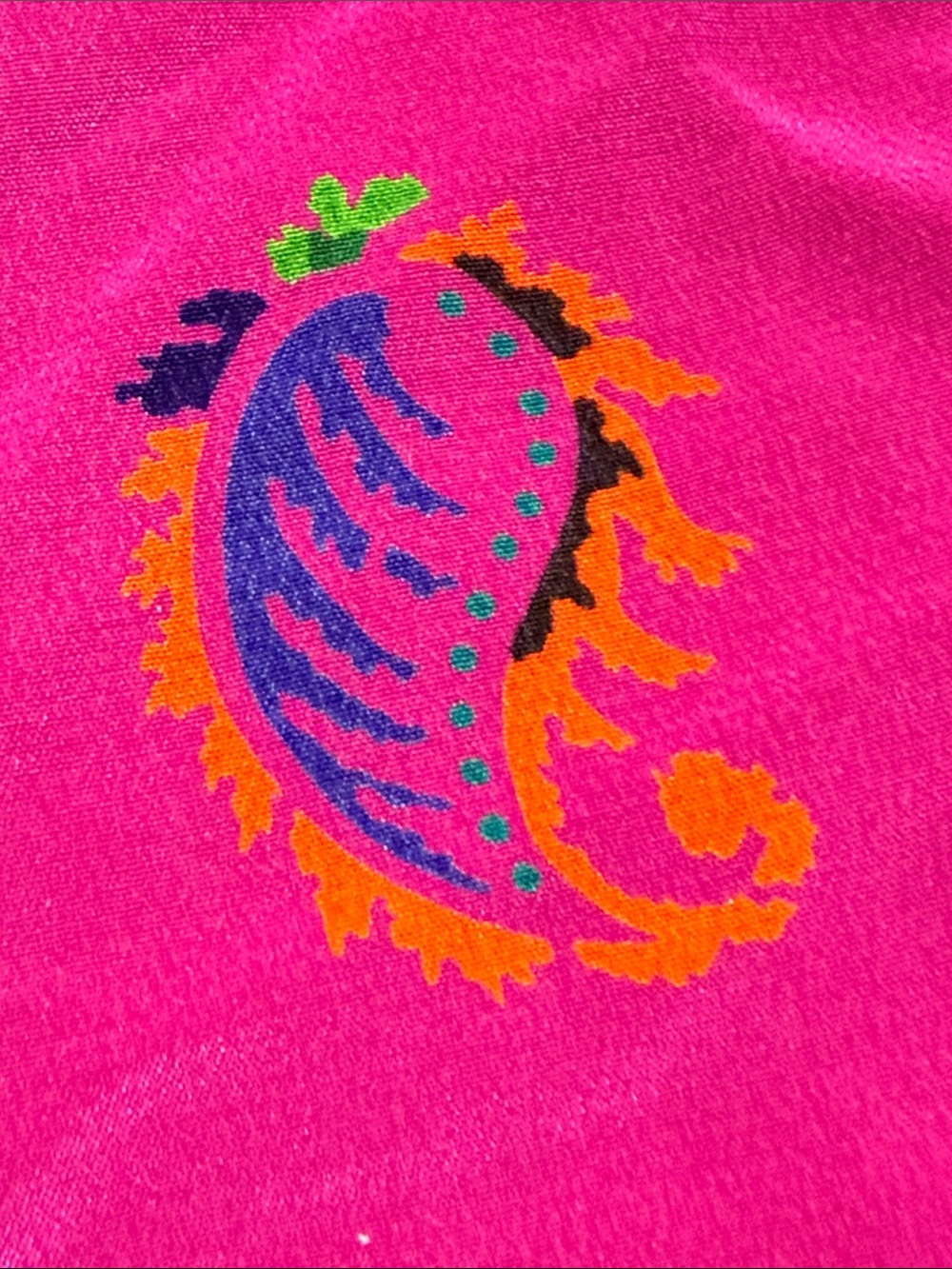 Vintage Ellen Tracy Silk Magenta Short-Sleeve Blouse with Subtle paisley print - Picture 8 of 10